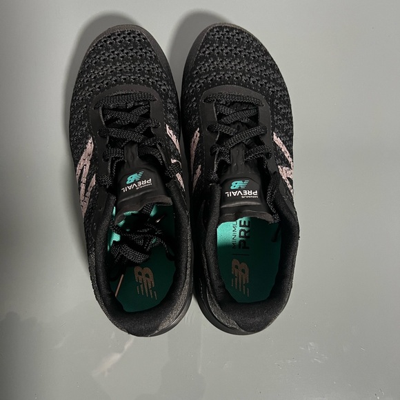 New Balance Women’s Minimus Prevail Training shoes - Picture 6 of 7
